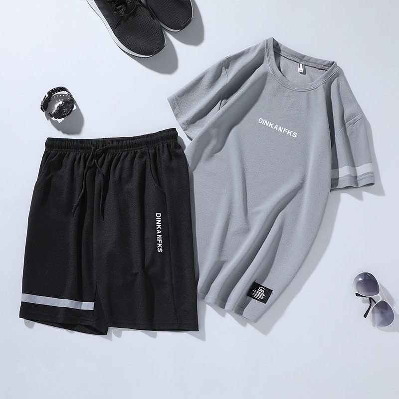 Ensemble t-shirt et short — 2